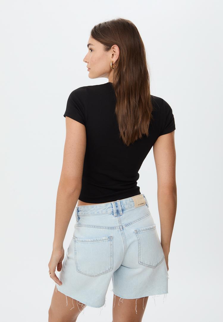 camiseta basica slim fit