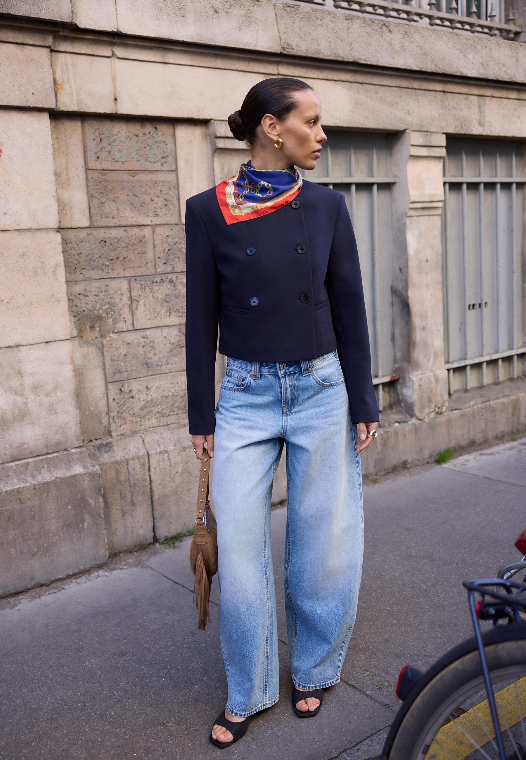 Cropped round neck blazer — Navy blue