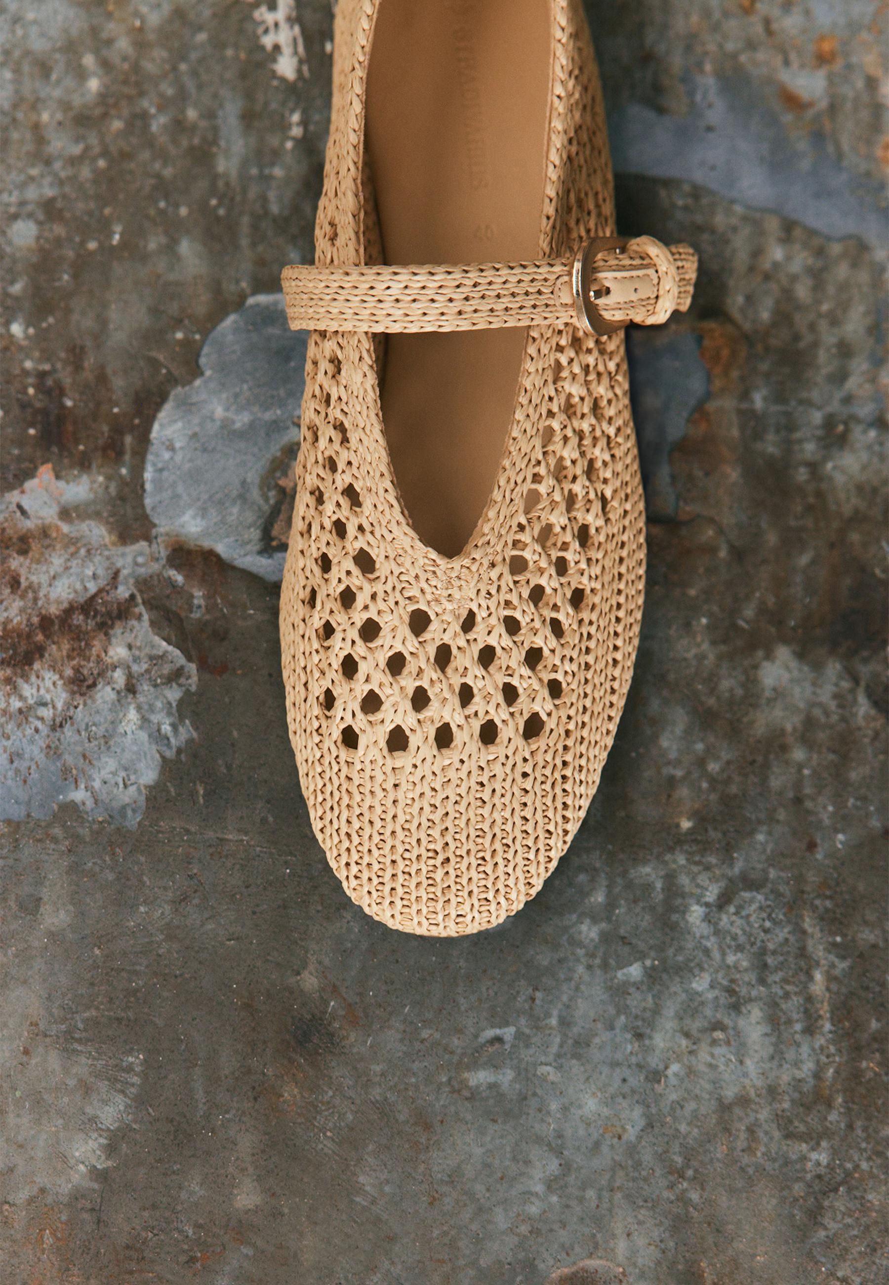 Openwork strap ballet flats — BEIGE