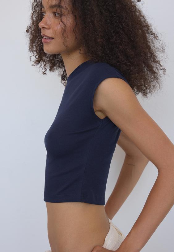 cap sleeve cropped tshirt