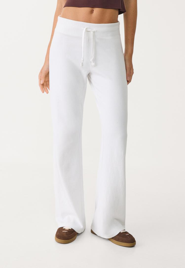 pantalon jogger flare cordones