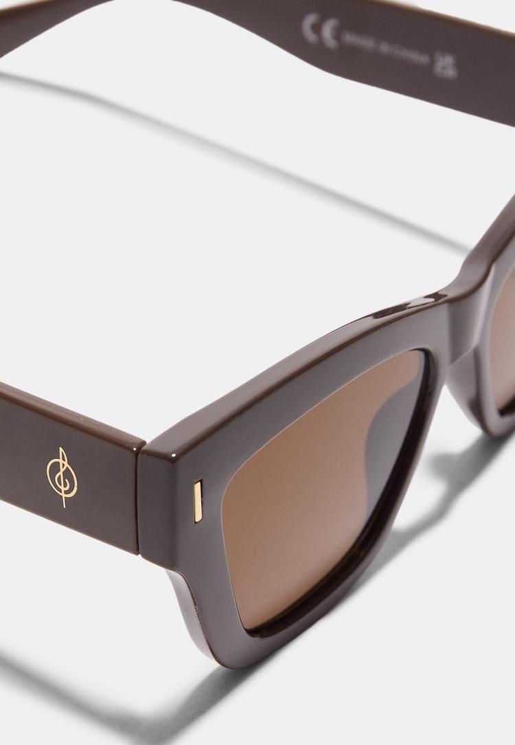 Stradivarius Τετράγωνα Γυαλιά Ηλίου Cat Eye Από Ρητίνη Με Λεπτομέρεια Καφέ Os φωτογραφία
