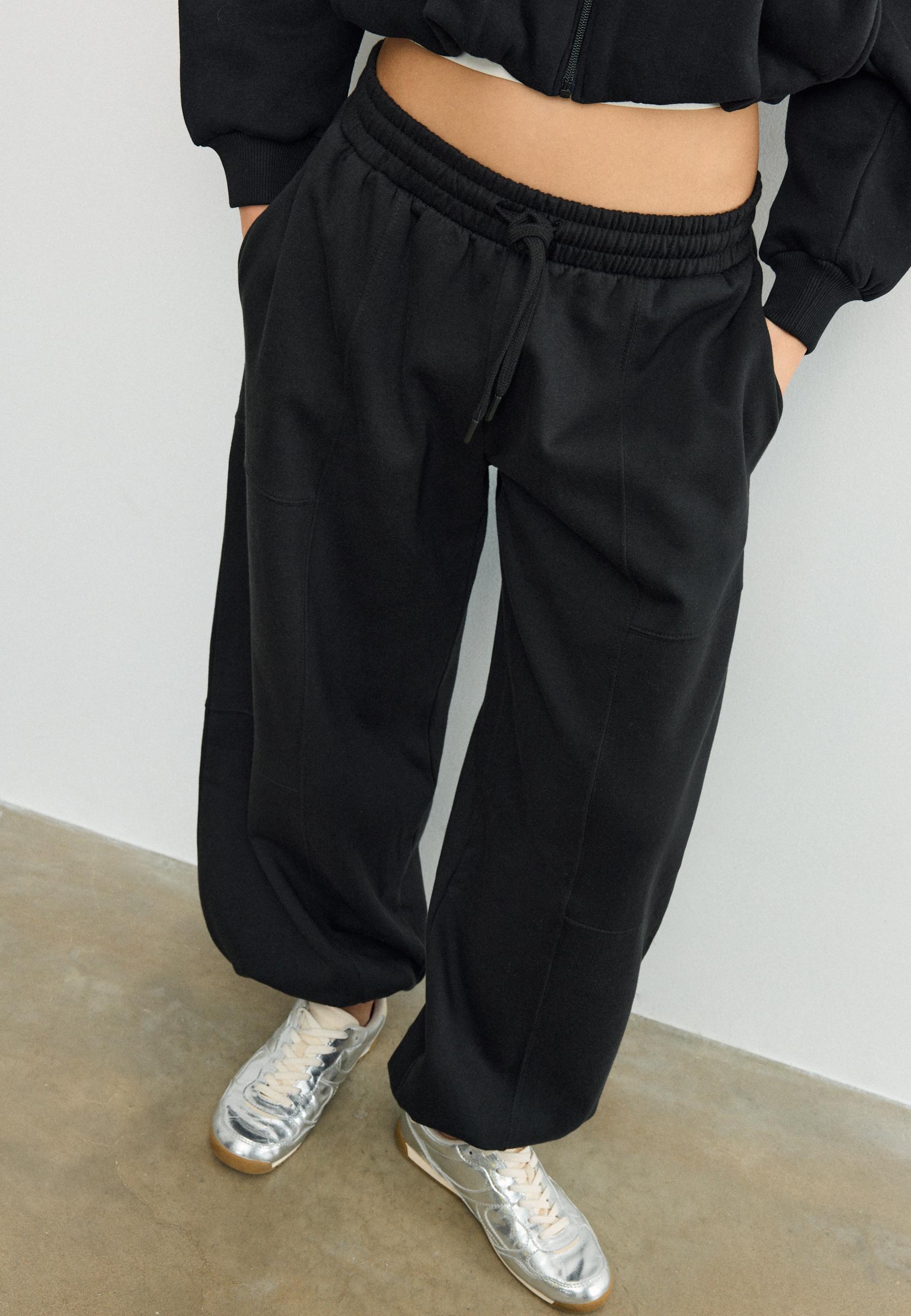 Plush balloon jogger trousers — Black