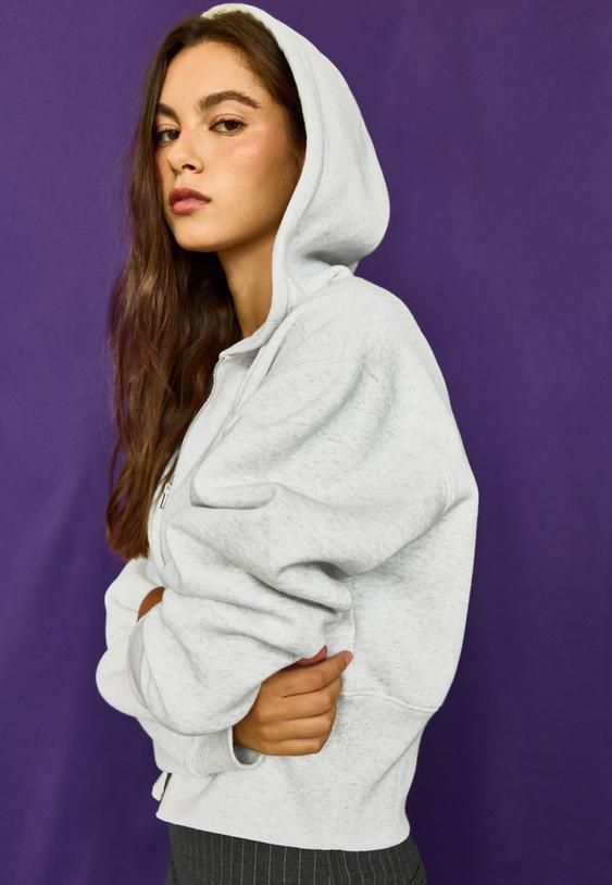 sweat zippe a capuche
