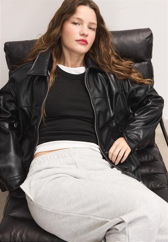 cazadora oversize efecto piel