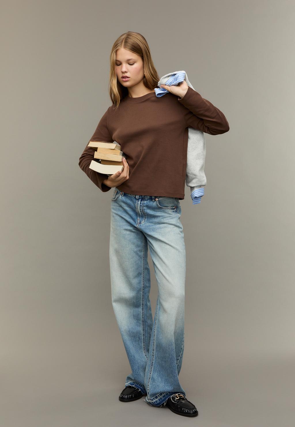 D91 Low wide-leg jeans