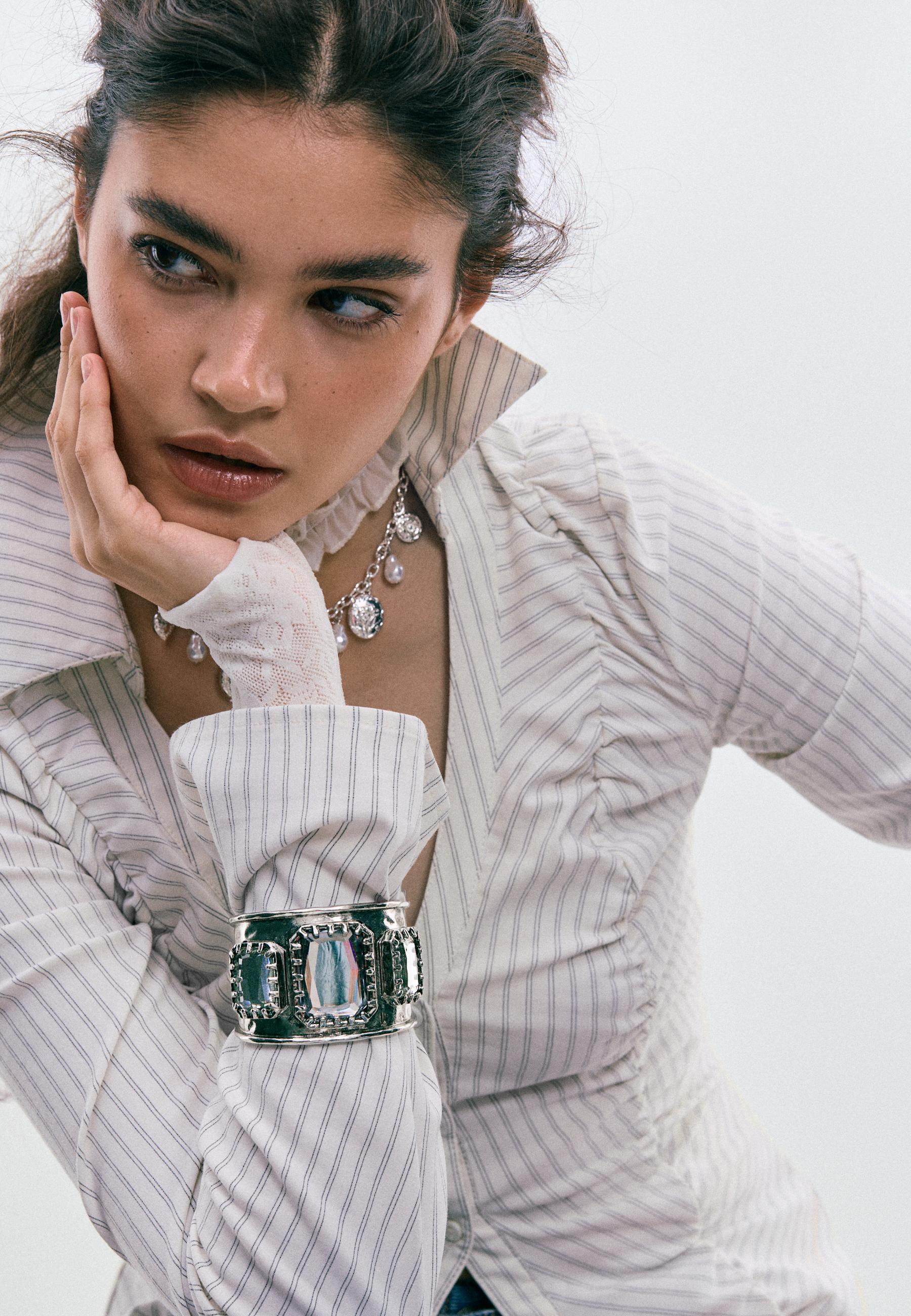 Jewel cuff — Grey