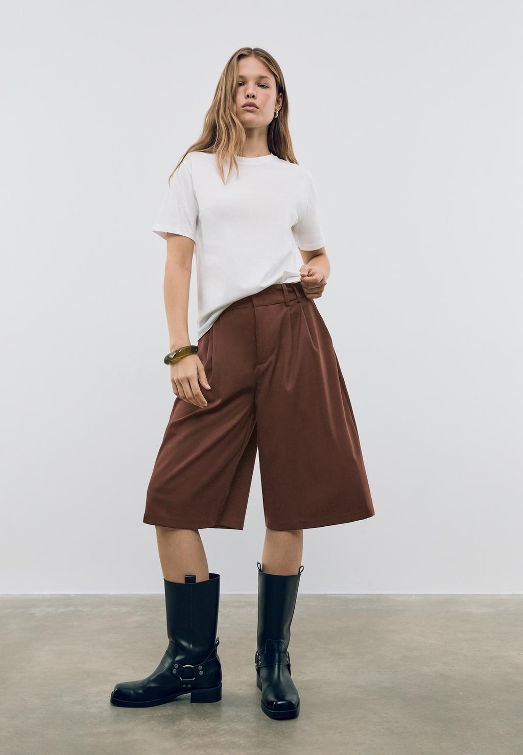 Smart Bermuda shorts with darts