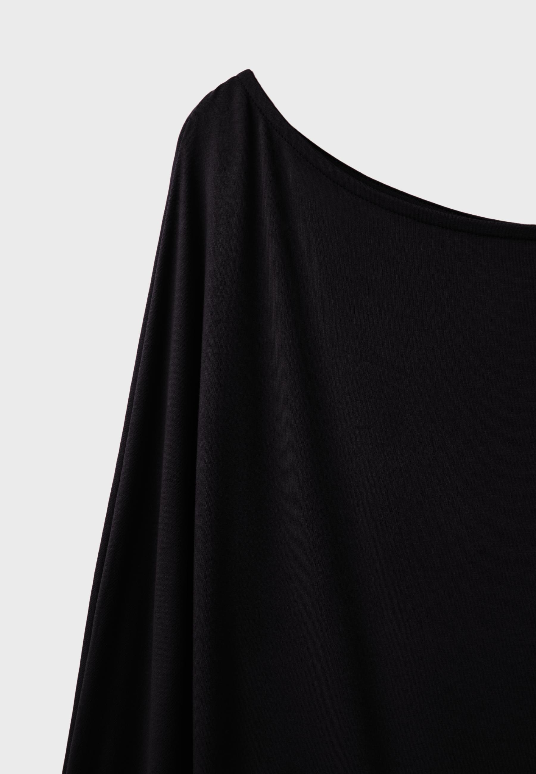Sash-effect asymmetric top — Black