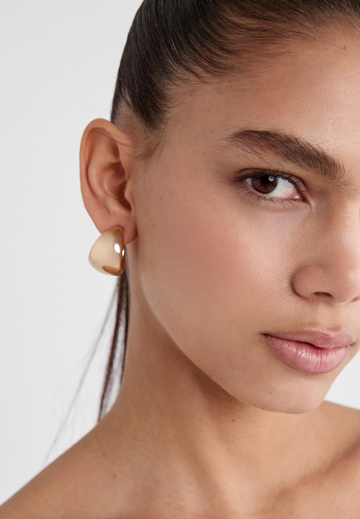 Set of 3 pairs of voluminous mini earrings — Gold