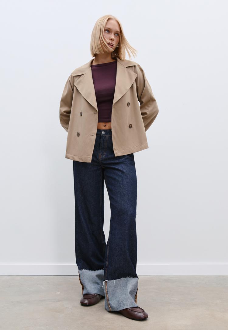 kemerli kısa akıcı trenckot