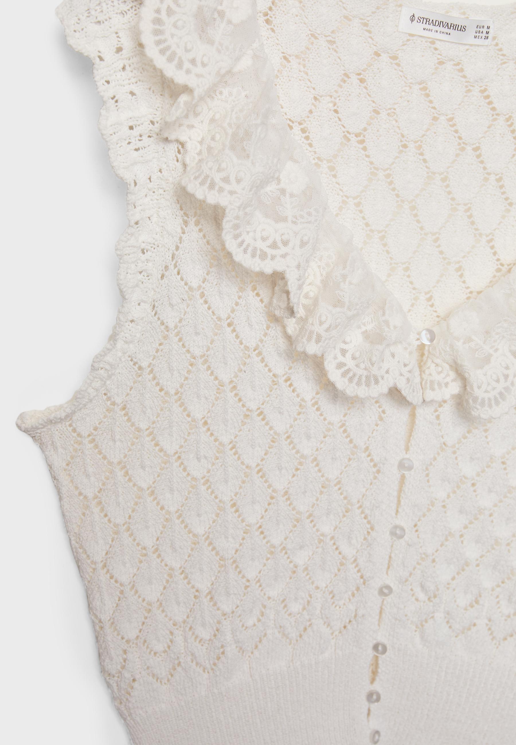 Knit top with lace and ruffles - Women's fashion