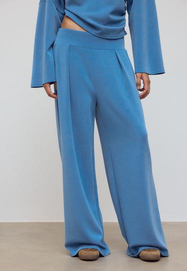 Soft-touch wide-leg pleated trousers — Electric blue 3