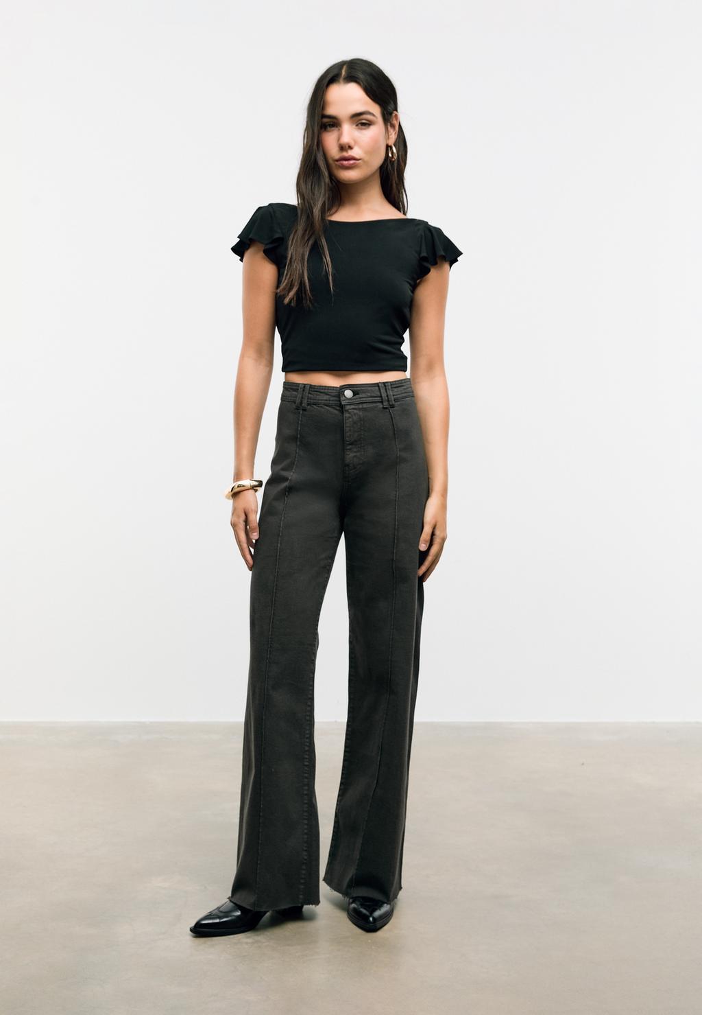 D63 Wide-leg jeans with seams