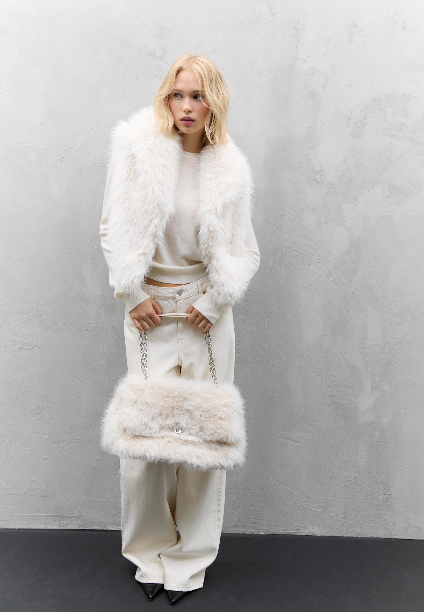 ハーリップトゥ　Faux Fur Shoulder Bag ecru エクリュ Faux Fur Shoulder Bag