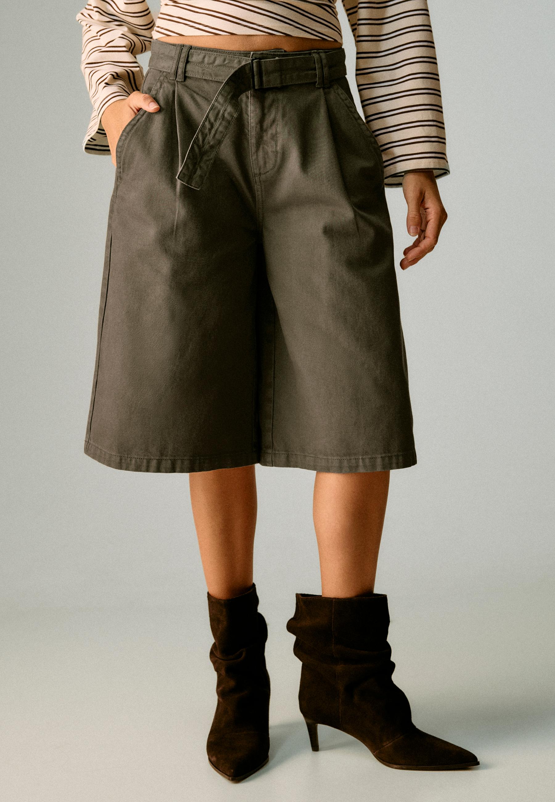 Baggy Bermuda shorts with belt — Khaki