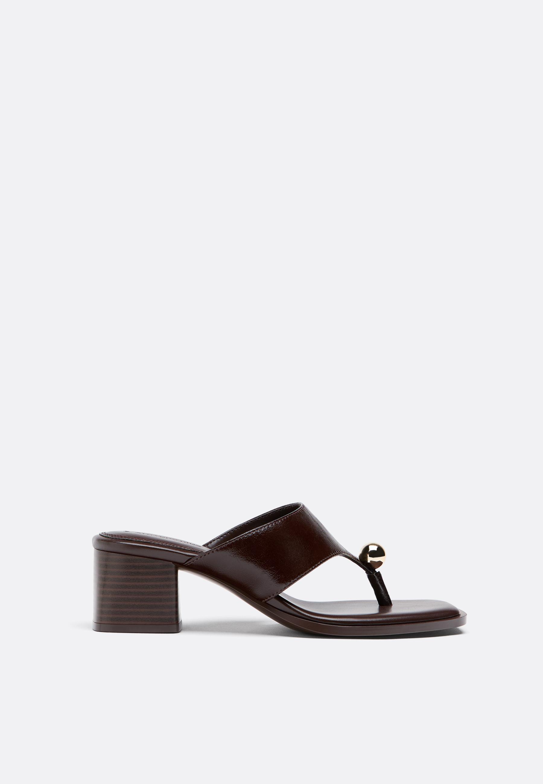 Stradivarius Πέδιλα Με Φαρδύ Τακούνι Και Λεπτομέρεια Thong Καφέ 36