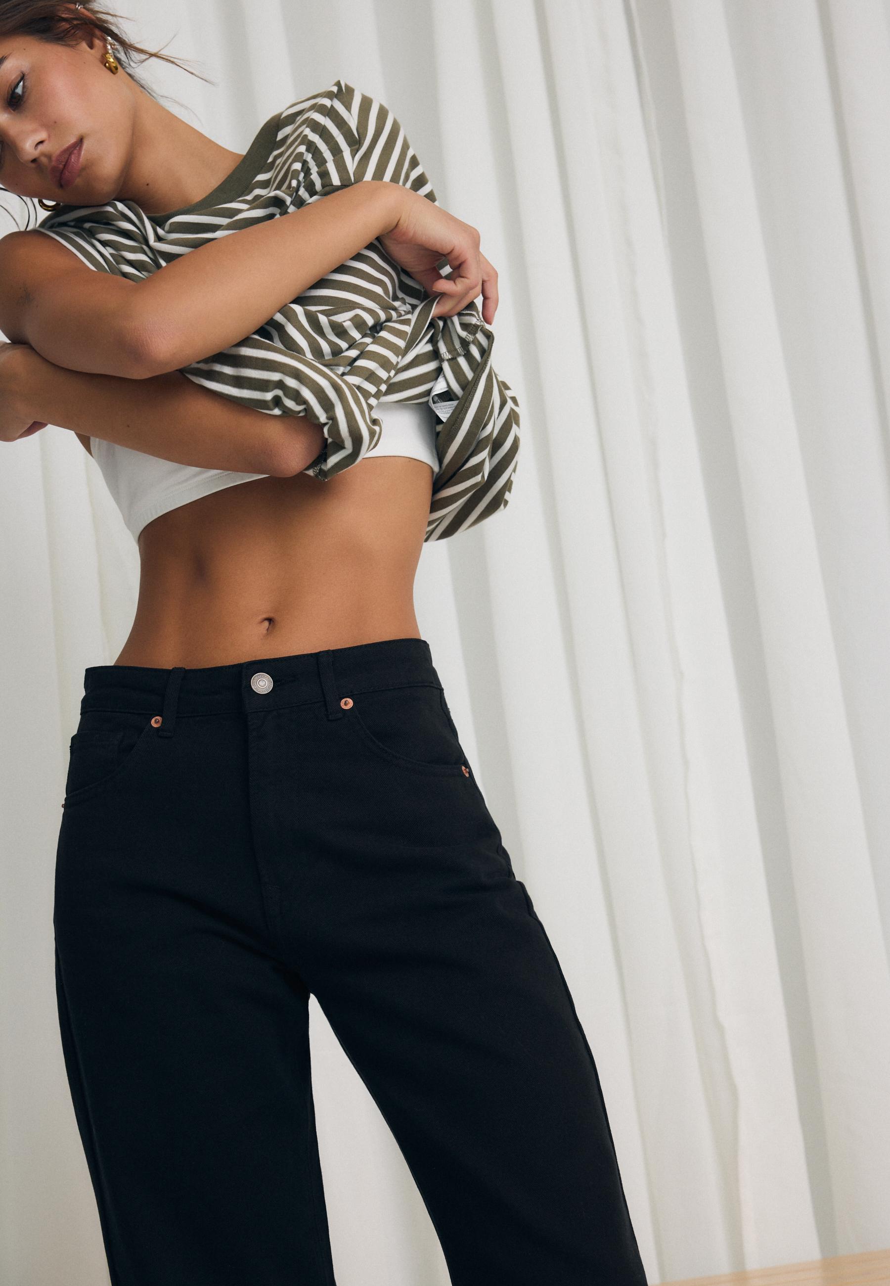 D92 Wide-leg straight-fit jeans — Black