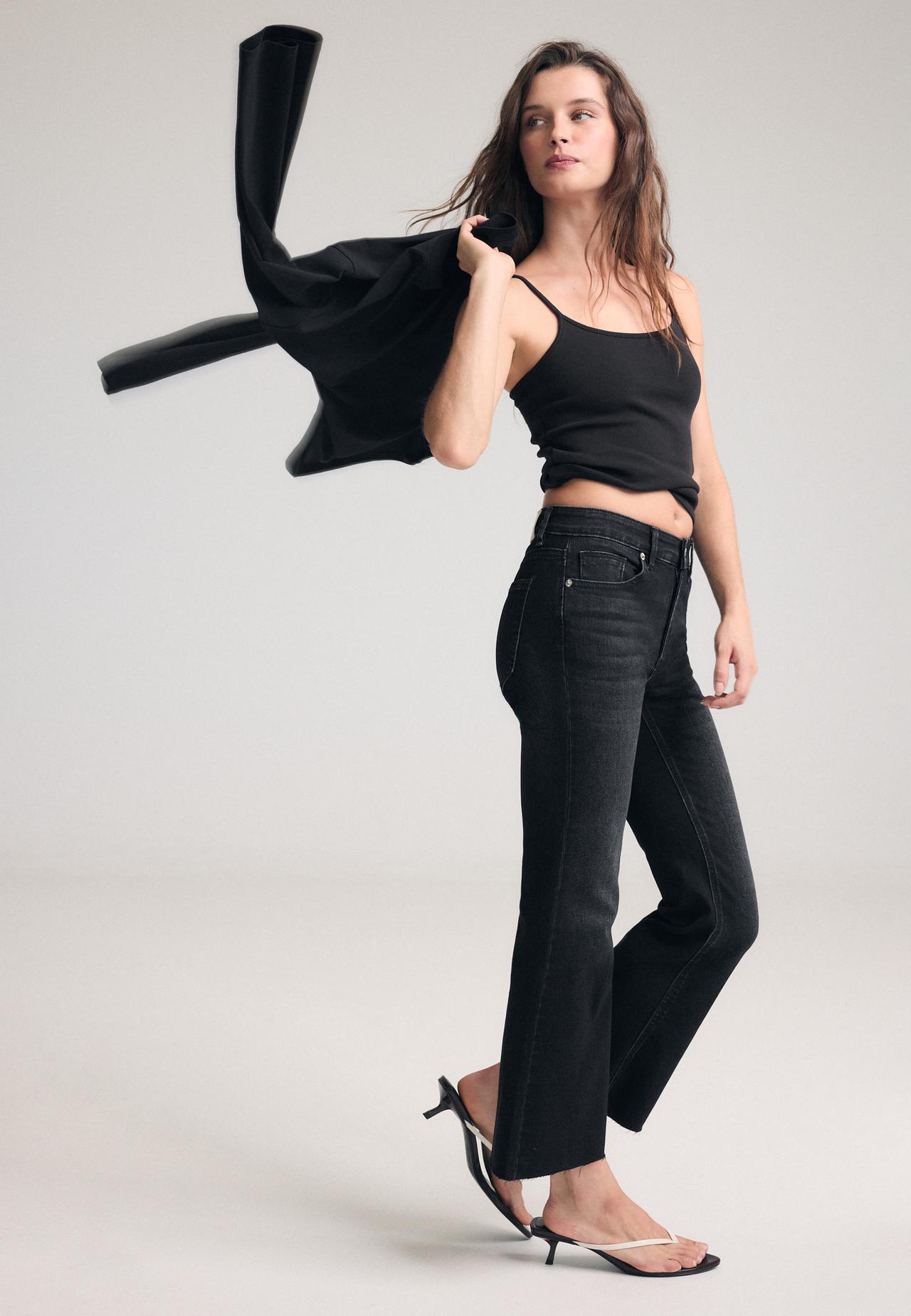 D78 Cropped bell bottom jeans — LIGHT BLEACH