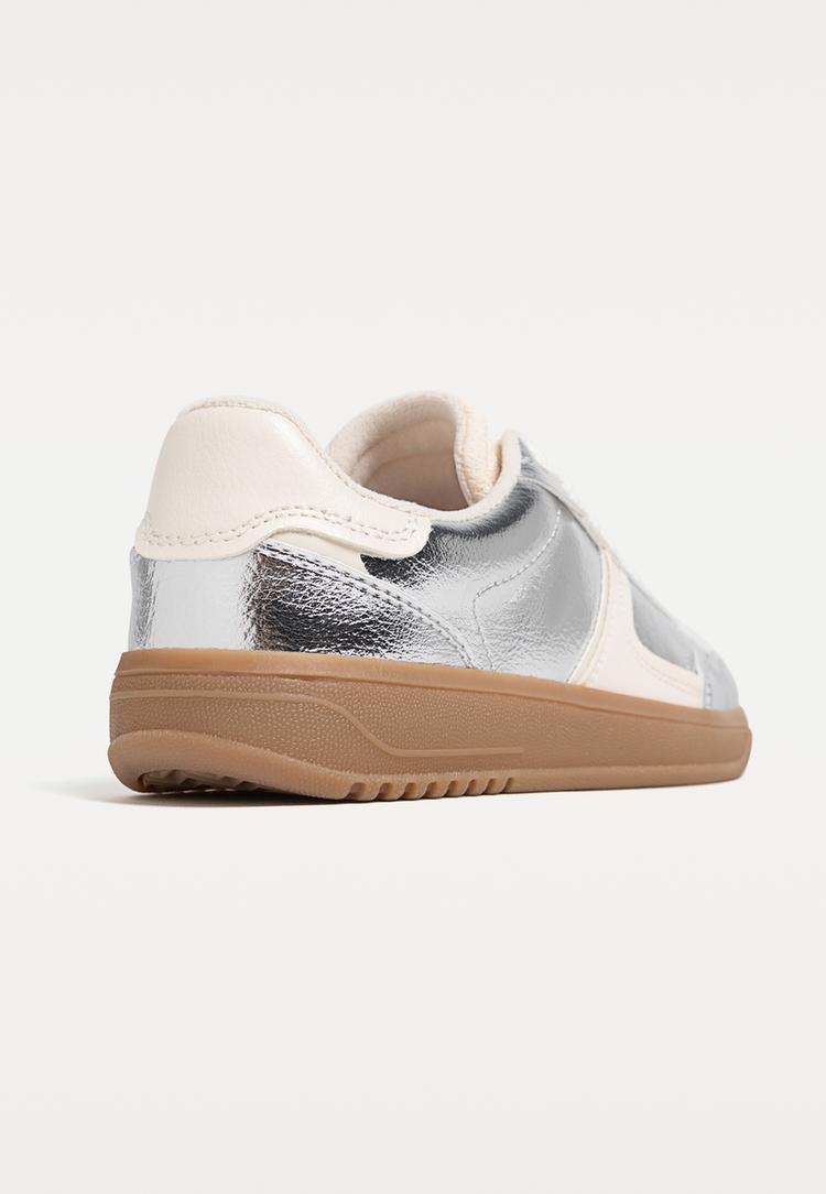 zapatillas casual retro plateadas