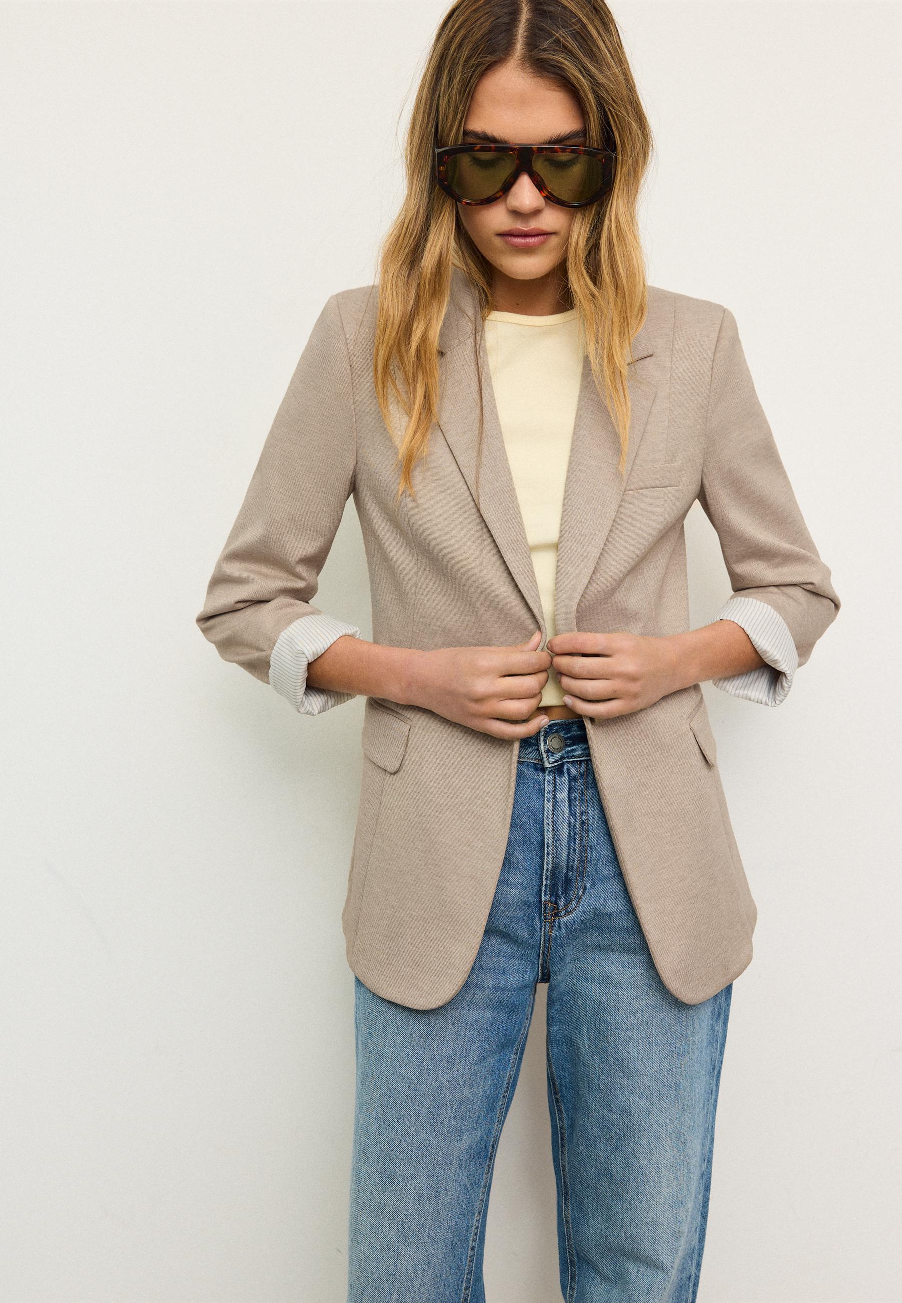 Basic knit blazer — Ecru