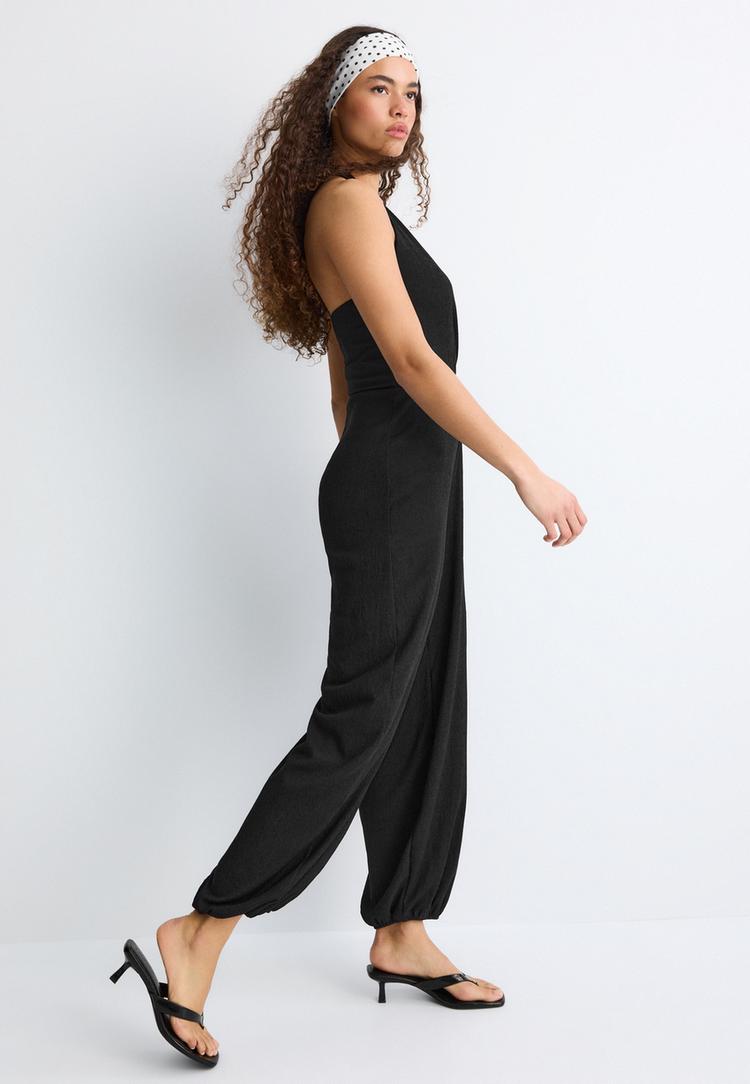 mono halter balloon