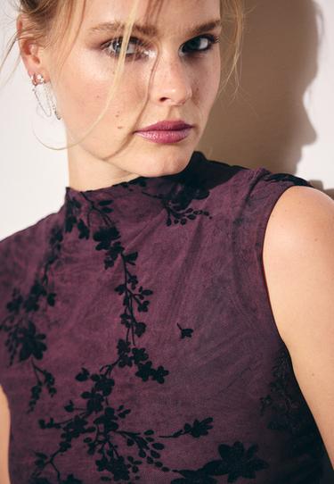 Flocked sleeveless funnel neck top — Purple 1