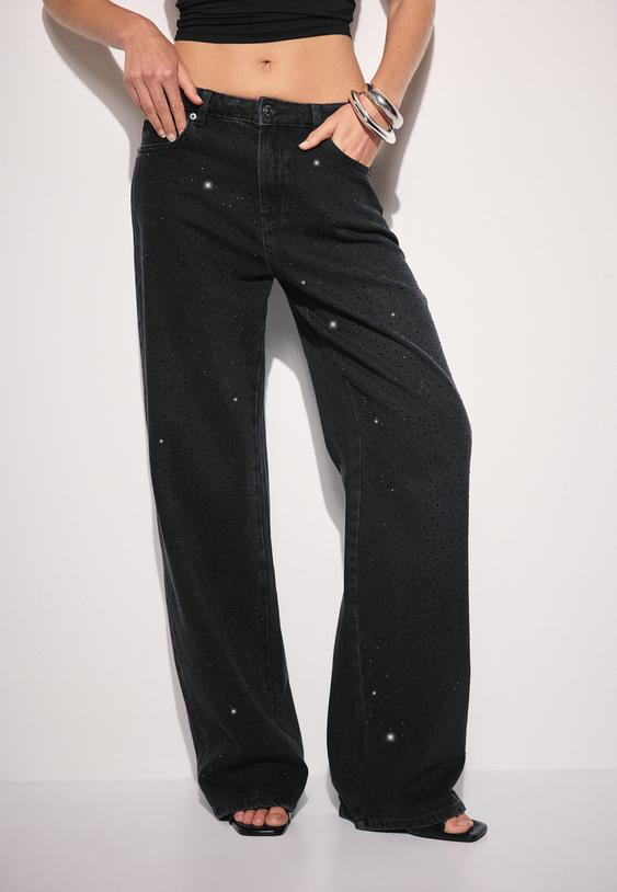 jeans straight fit con brillos