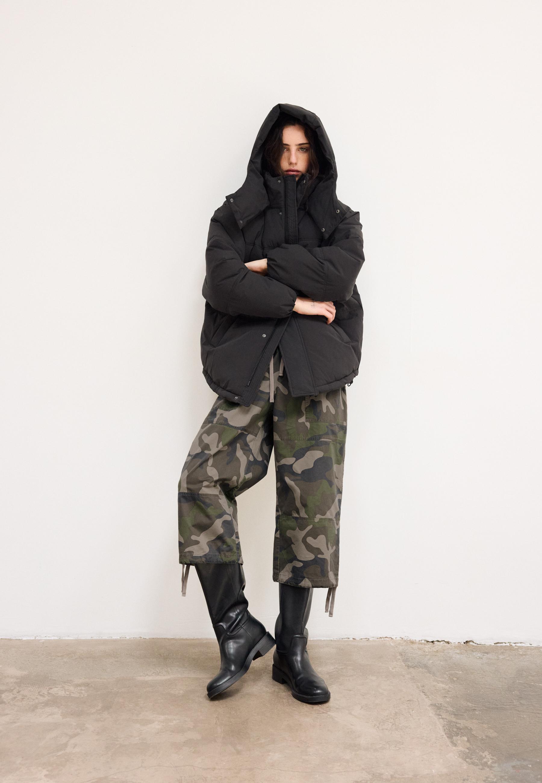 Oversize padded jacket with hood — Black