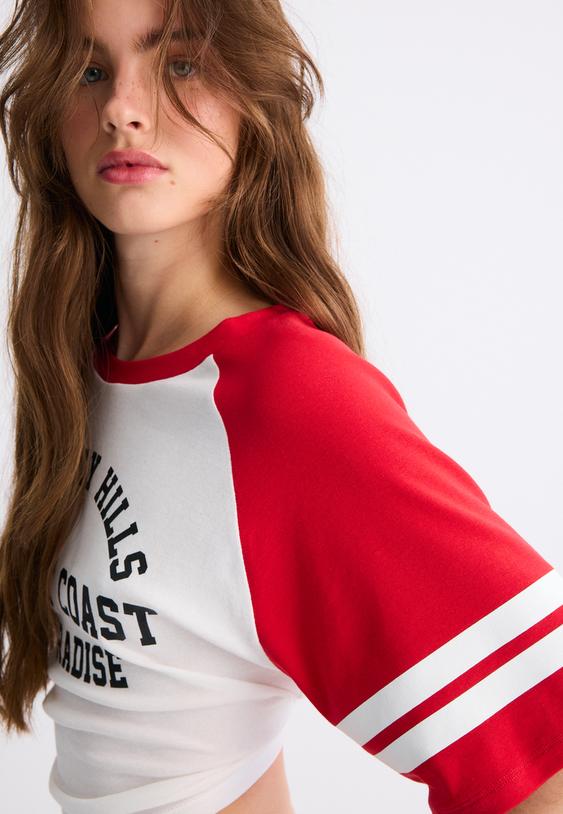 Stradivarius Raglan-T-Shirt Mit Motiv Rot Xl