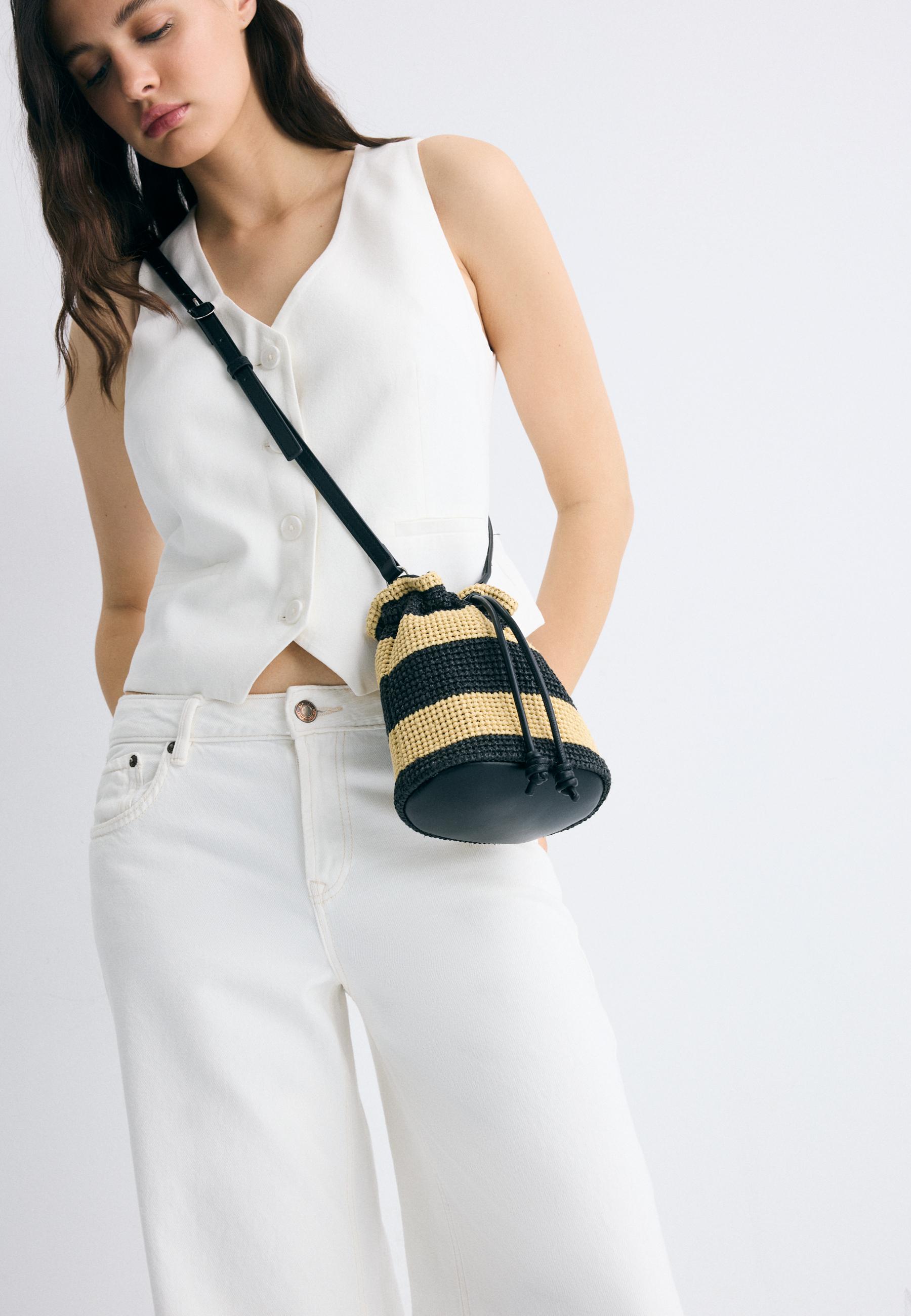 Contrast crochet crossbody bag — Ecru