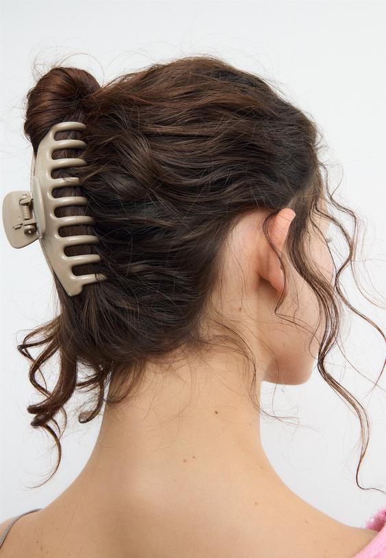 Stradivarius Set Of 2 Soft Touch Maxi Hair Clips Neon Pink Os