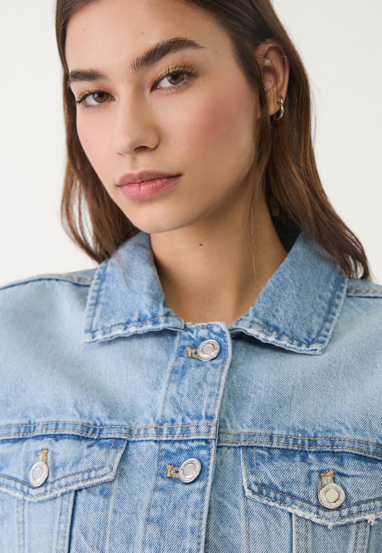 cazadora denim bolsillos