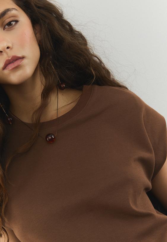 basic sleeveless t shirt