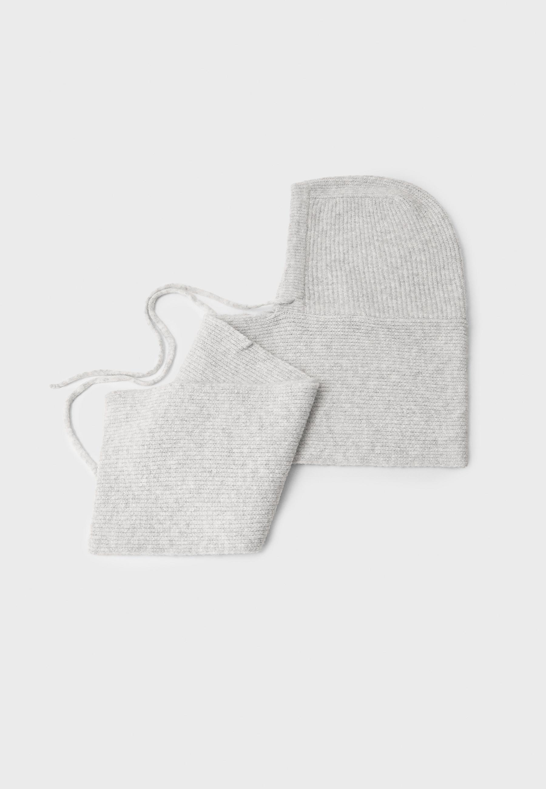 Stradivarius Balaclava mössor dam