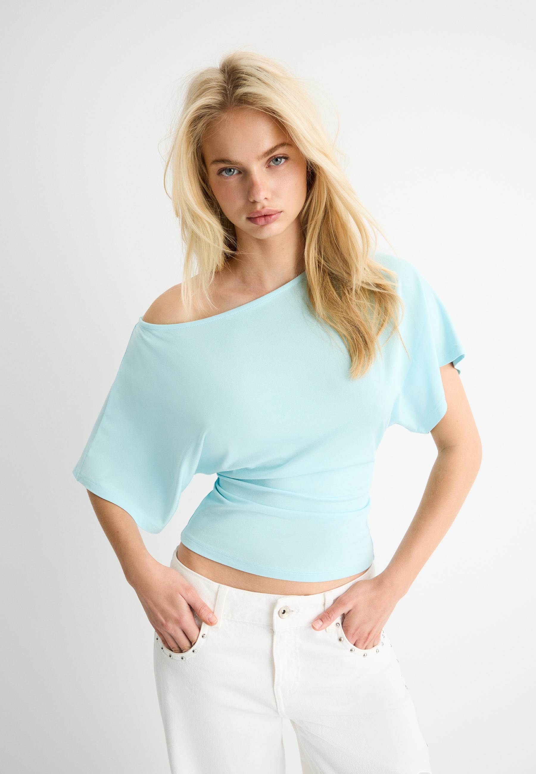 Kısa kollu kayık yaka t-shirt - Görsel 2