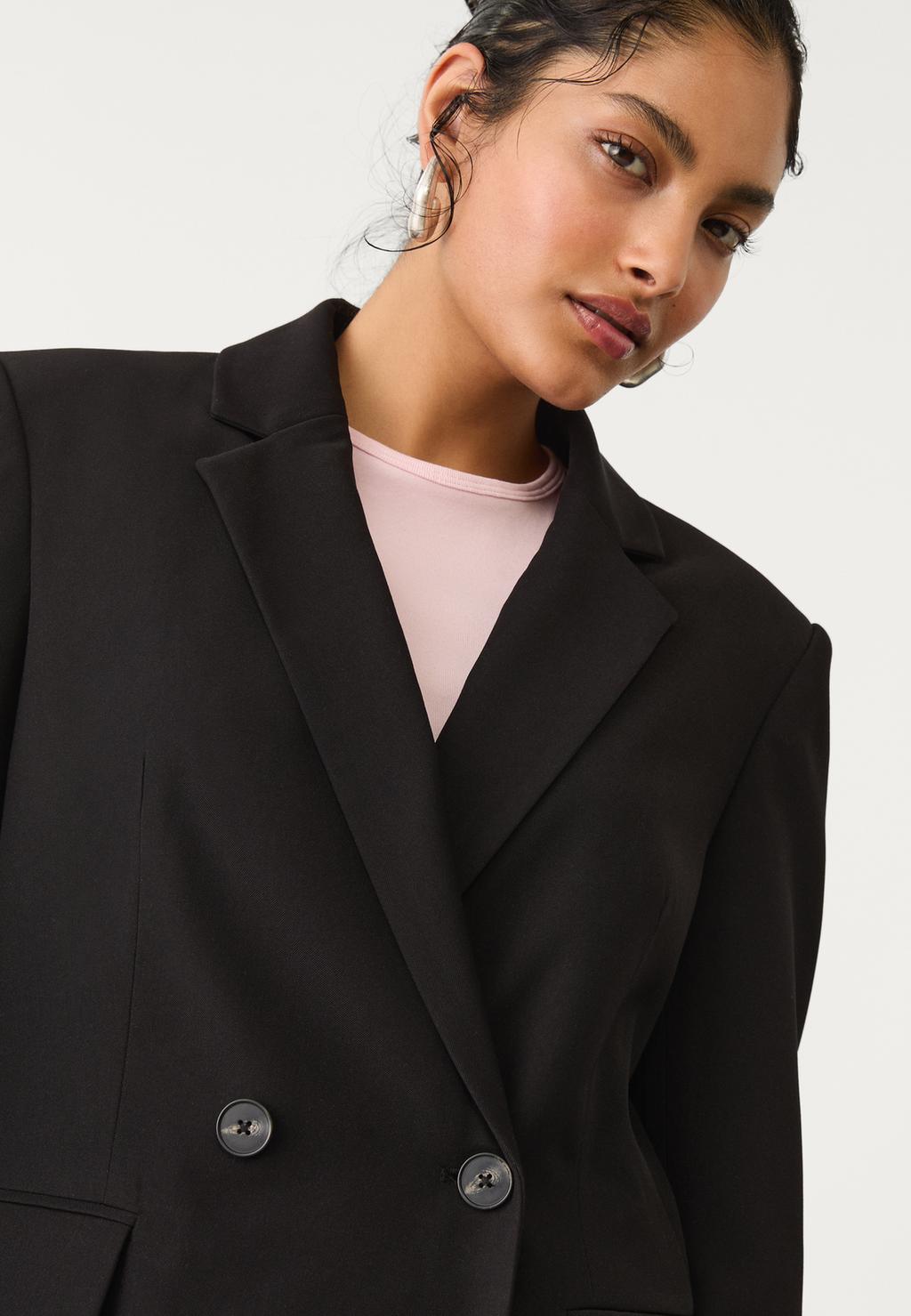 Sako slim fit kroja s dvorednim kopčanjem