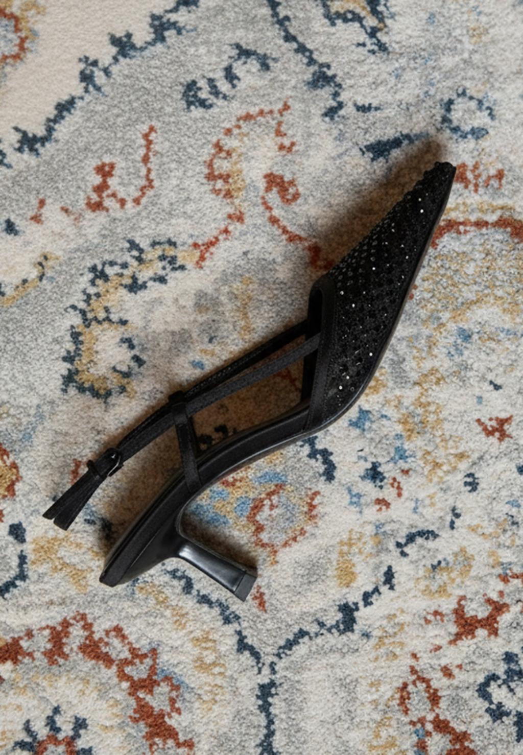 Sieťkované topánky na podpätku s kamienkami