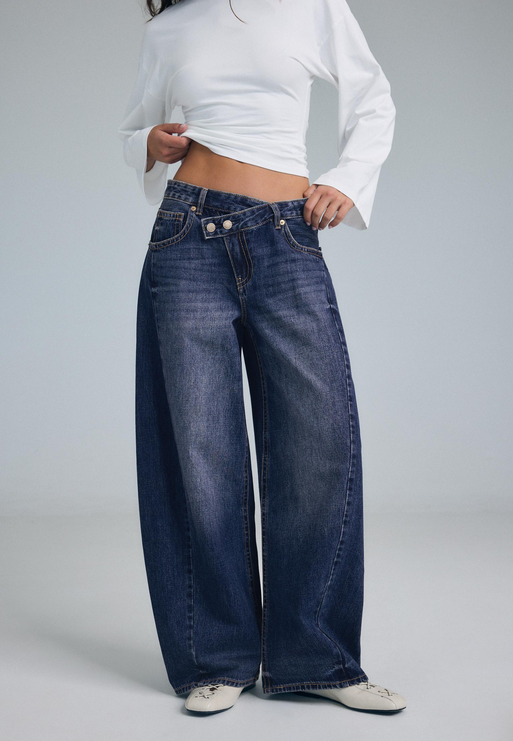 Crossover waist baggy jeans — MEDIUM DENIM WASH