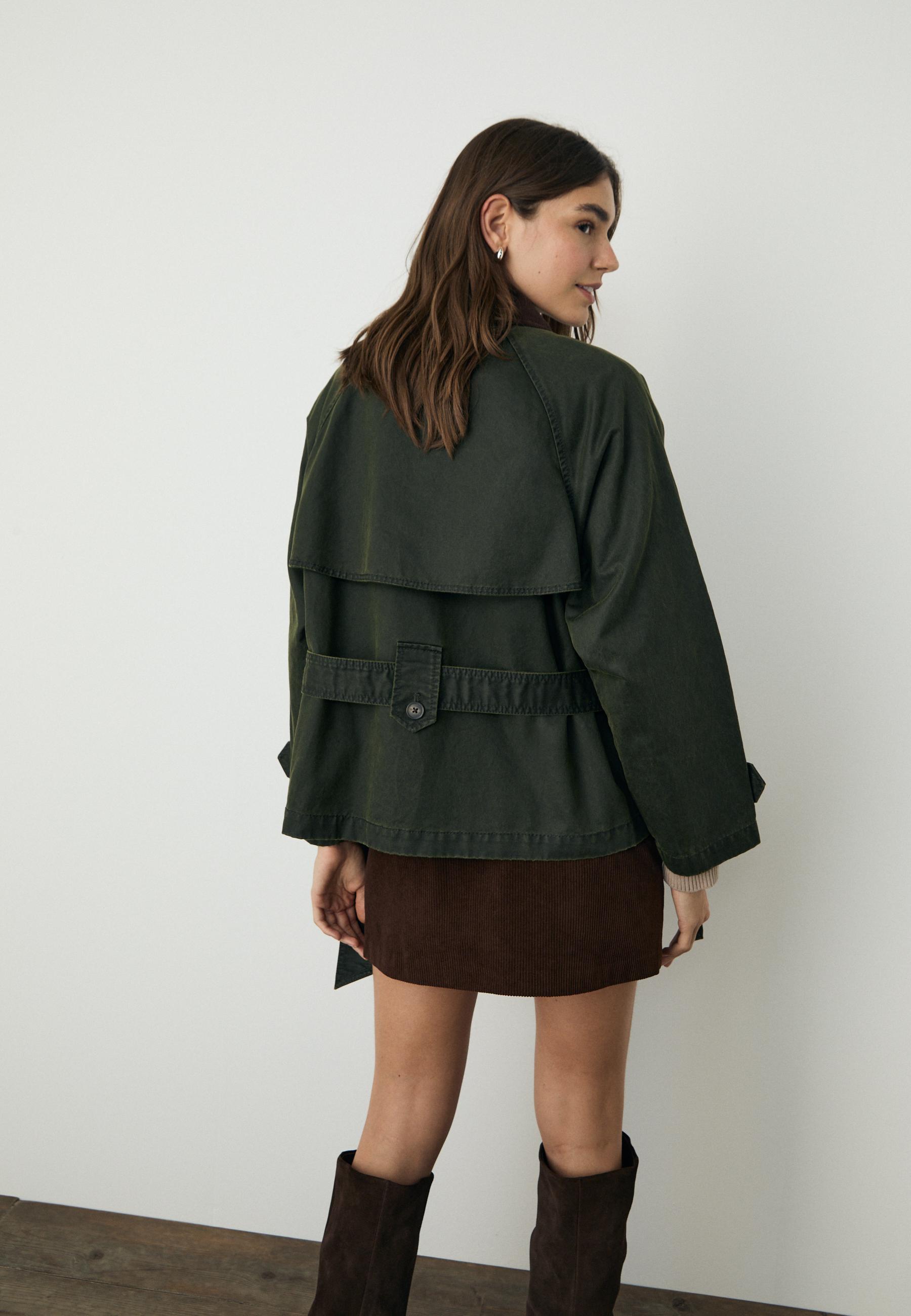 Short waxed trench coat with belt — Khaki