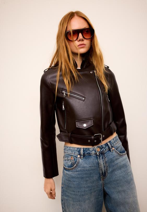 cazadora biker con cinturon efecto piel