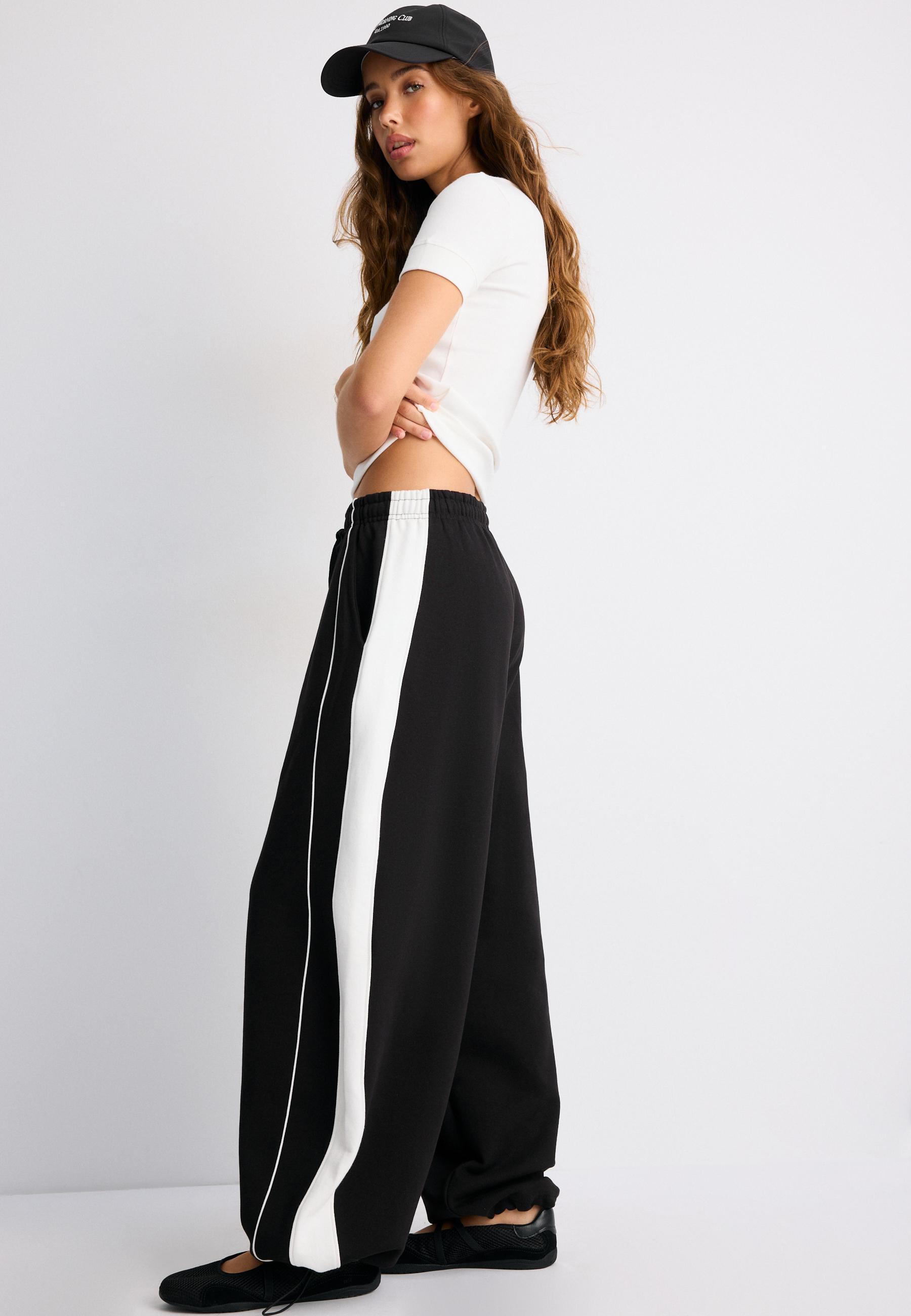 Plush contrast-side band joggers with toggles — Black