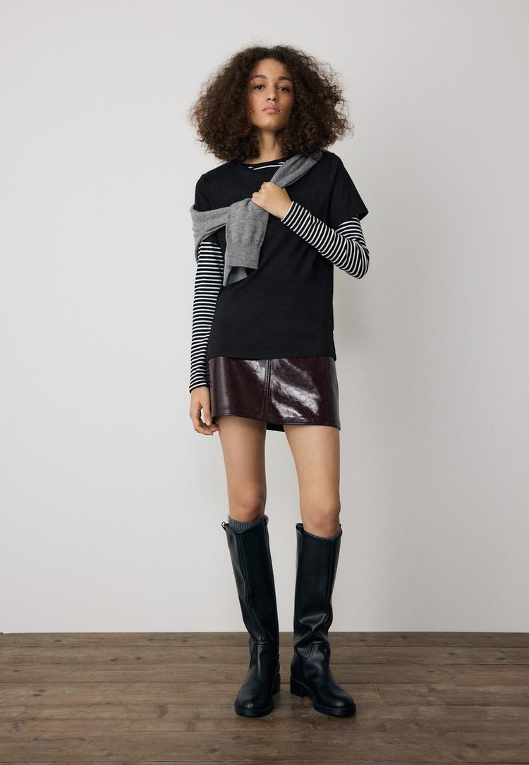 basictshirt-im-regularfit-mit-rundausschnitt