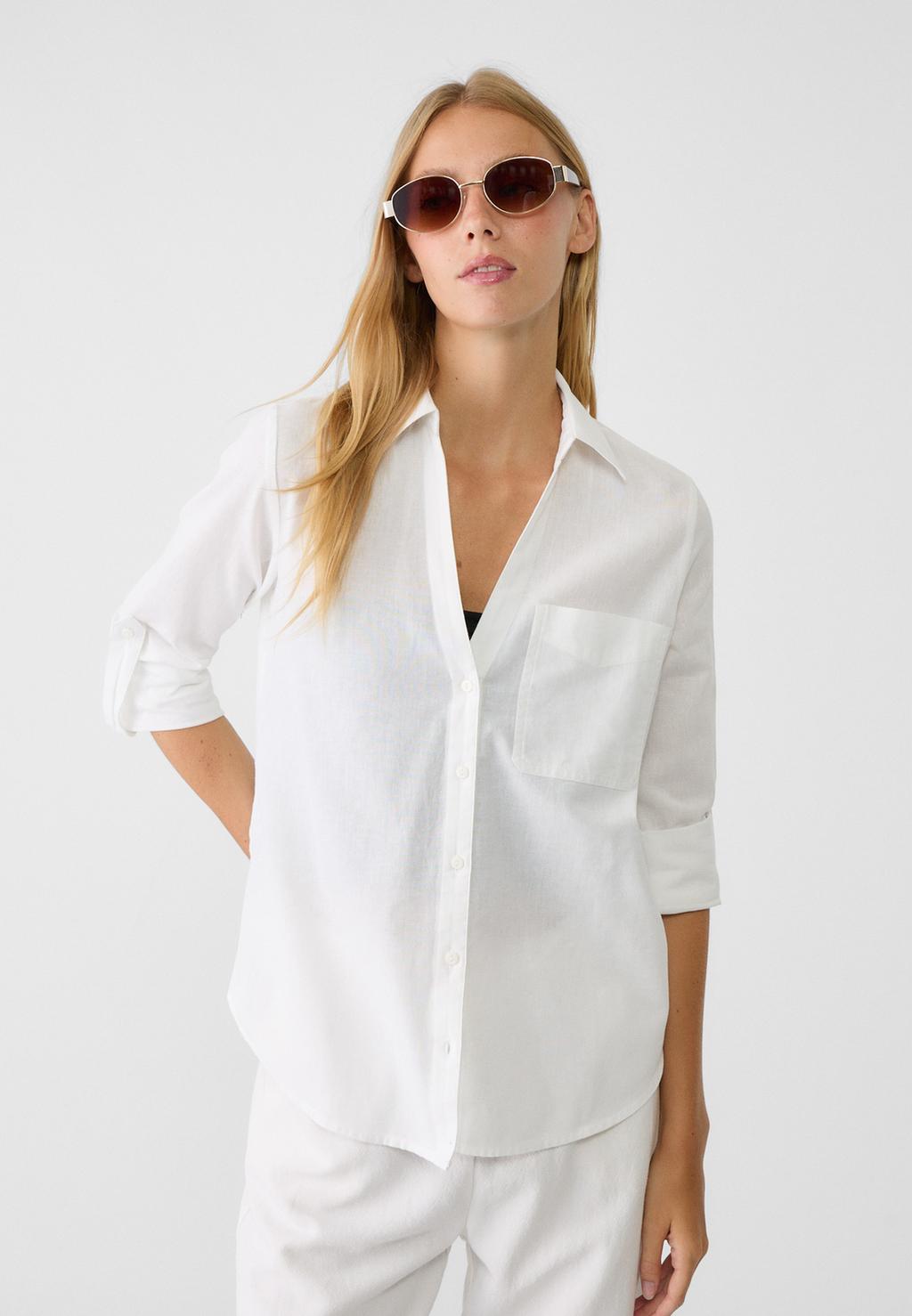 Loose linen-blend shirt with a pocket