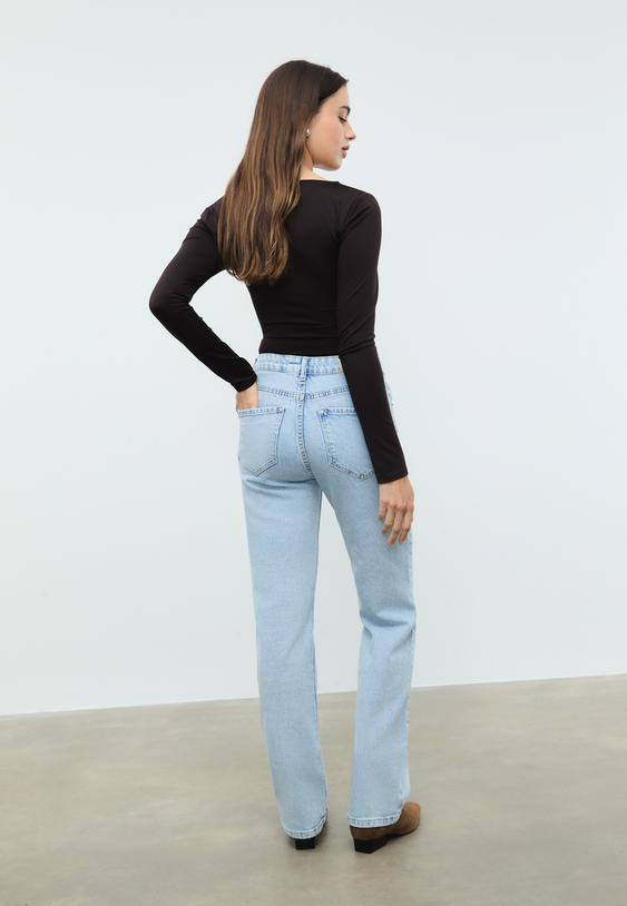 d98 straight leg vintage effect jeans