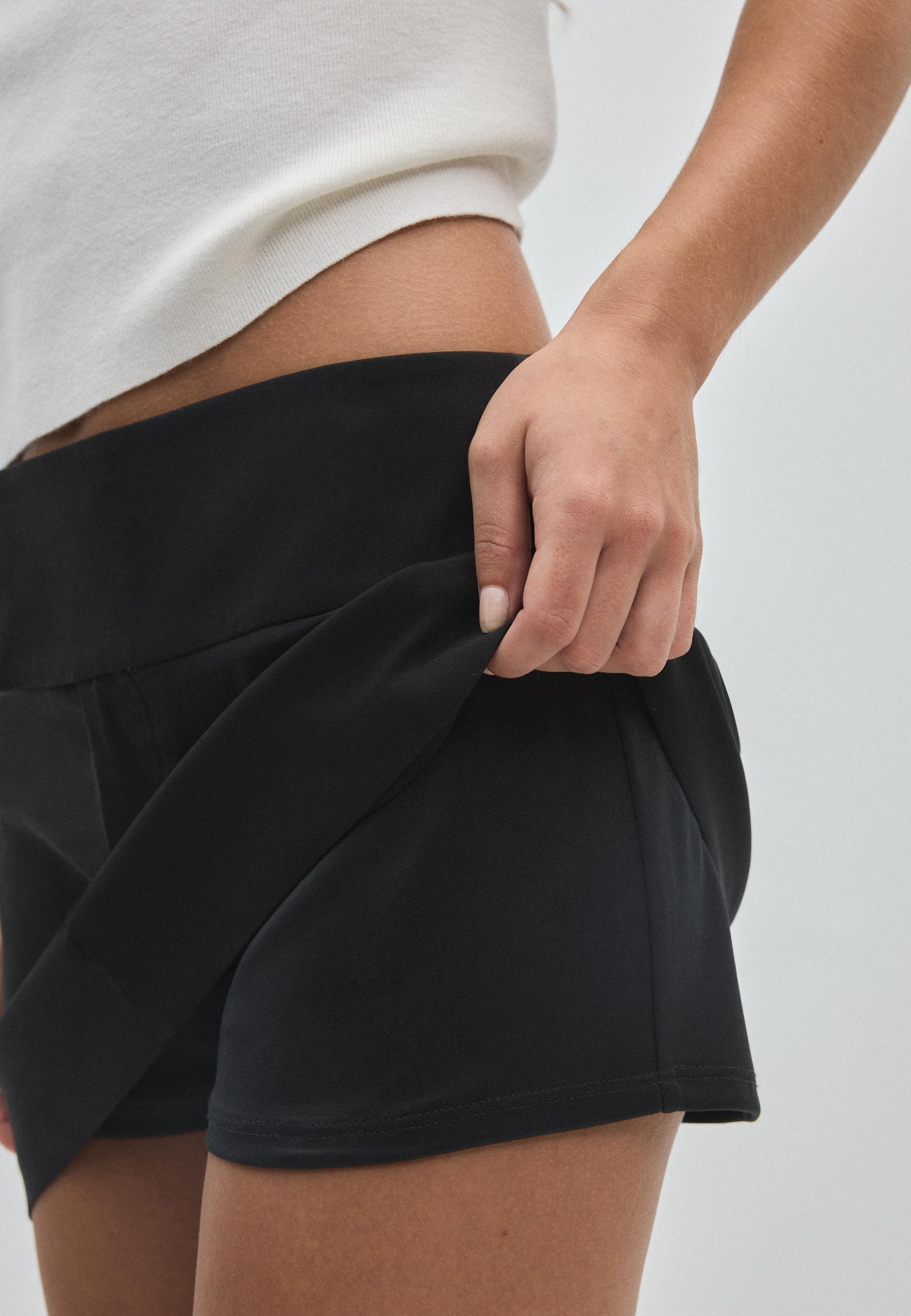 Wide waistband mini skort — Black