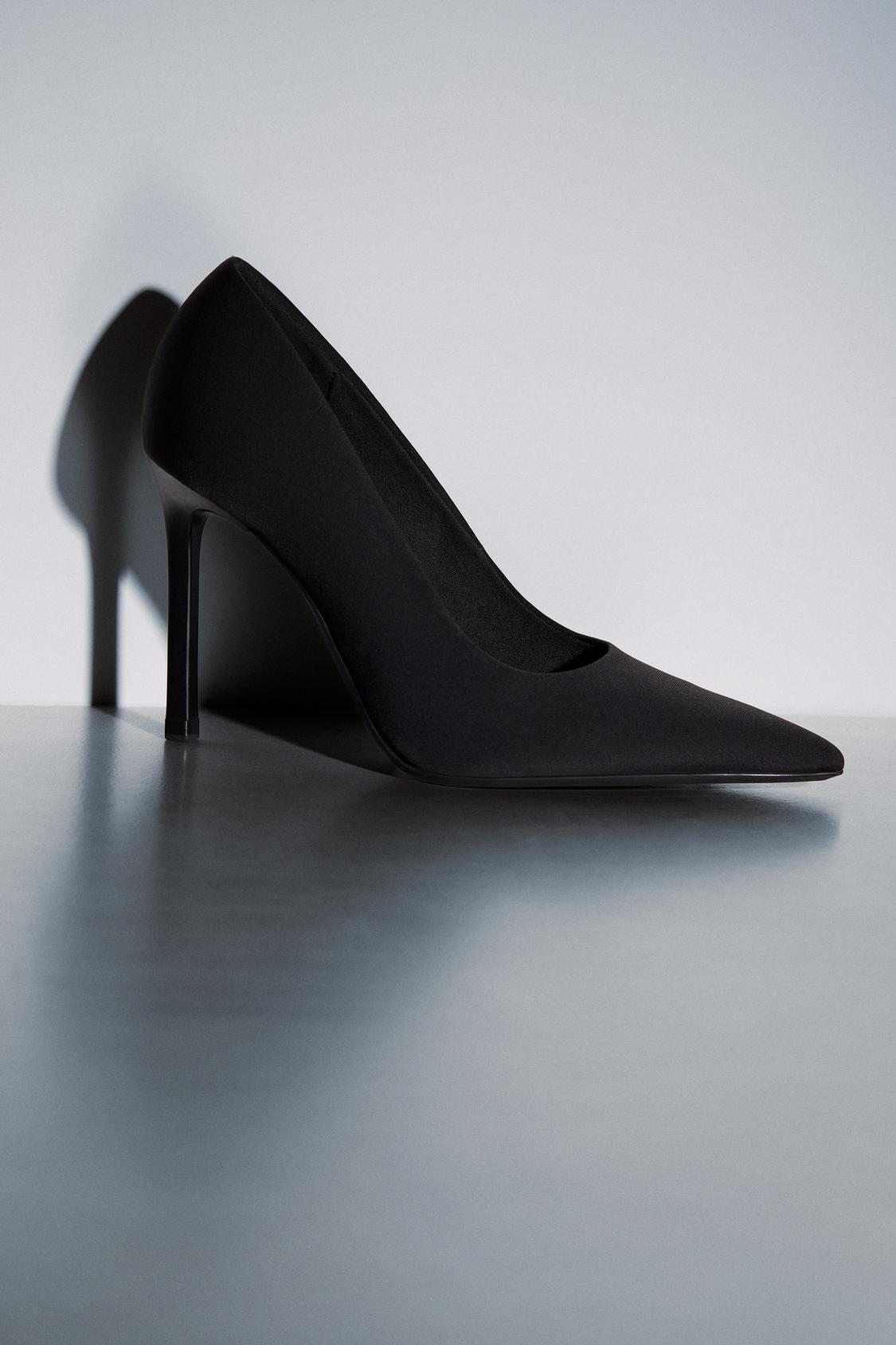 High-heel court shoes