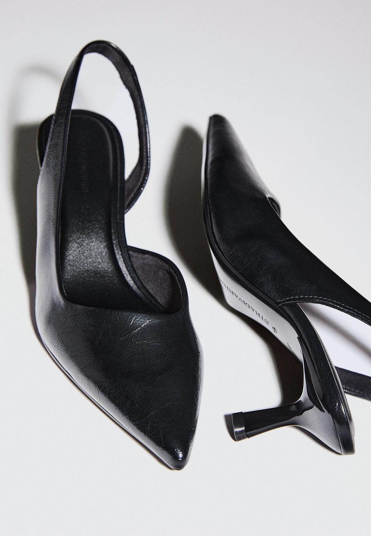 Basic kitten heel shoes — BLACK