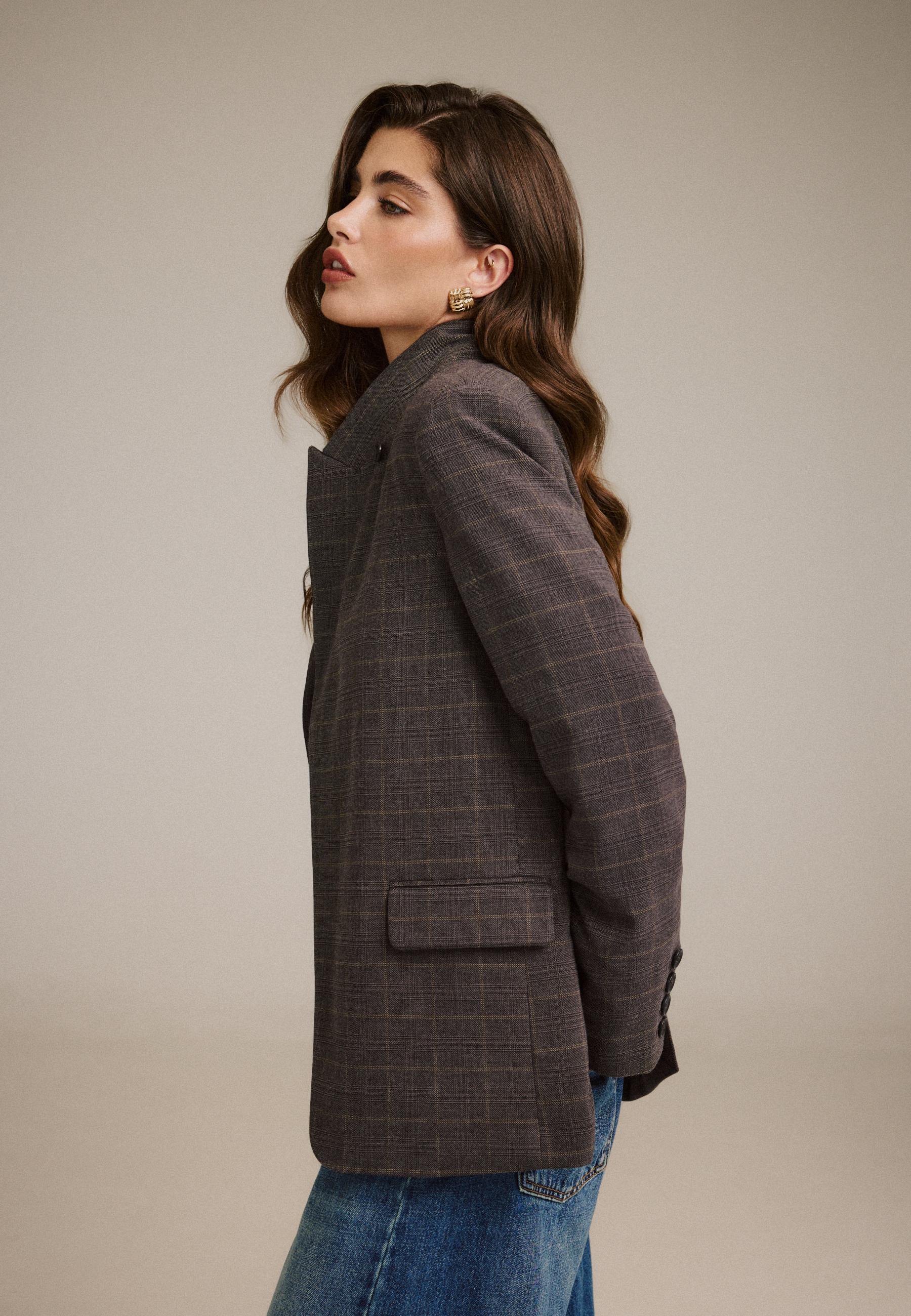 Asymmetric check blazer — Beige