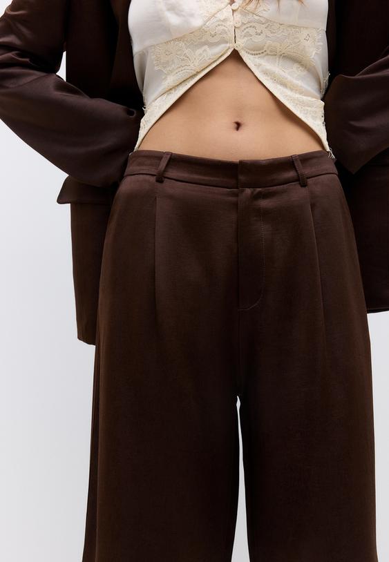 Saten Bermude S Naborima